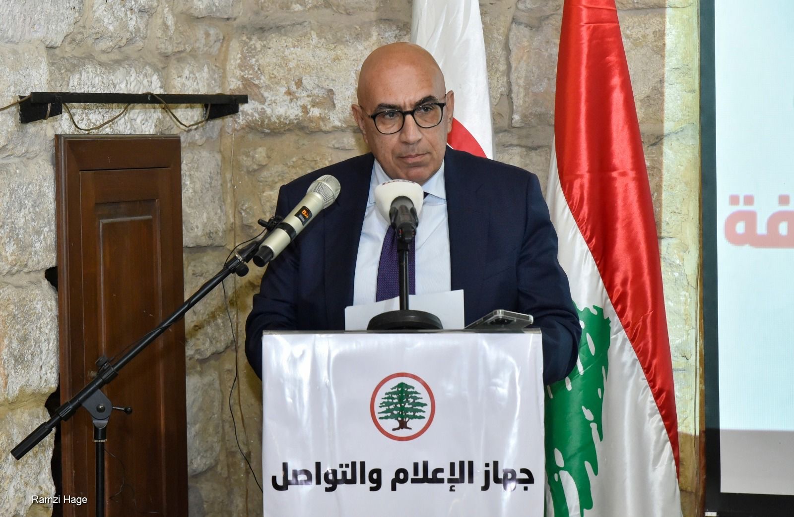 جعجع في تكريم الدكتور نبيل خليفه: حمل سلاحاً أقوى من البندقية وهو سلاح الفكر