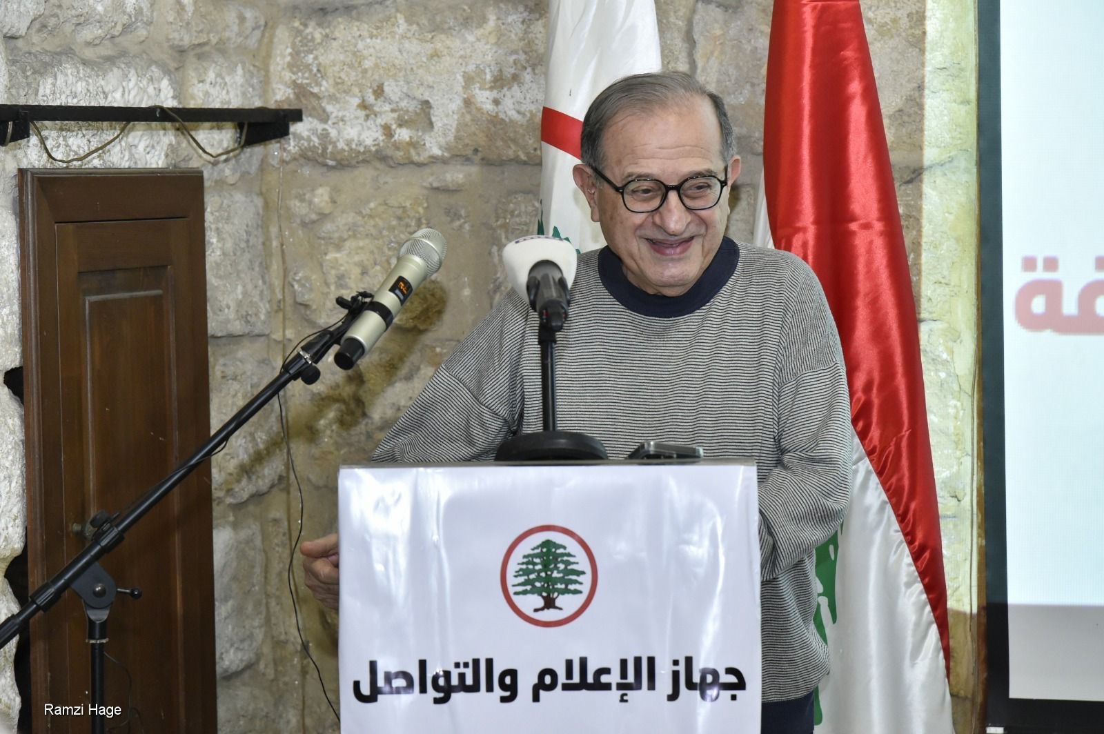 جعجع في تكريم الدكتور نبيل خليفه: حمل سلاحاً أقوى من البندقية وهو سلاح الفكر