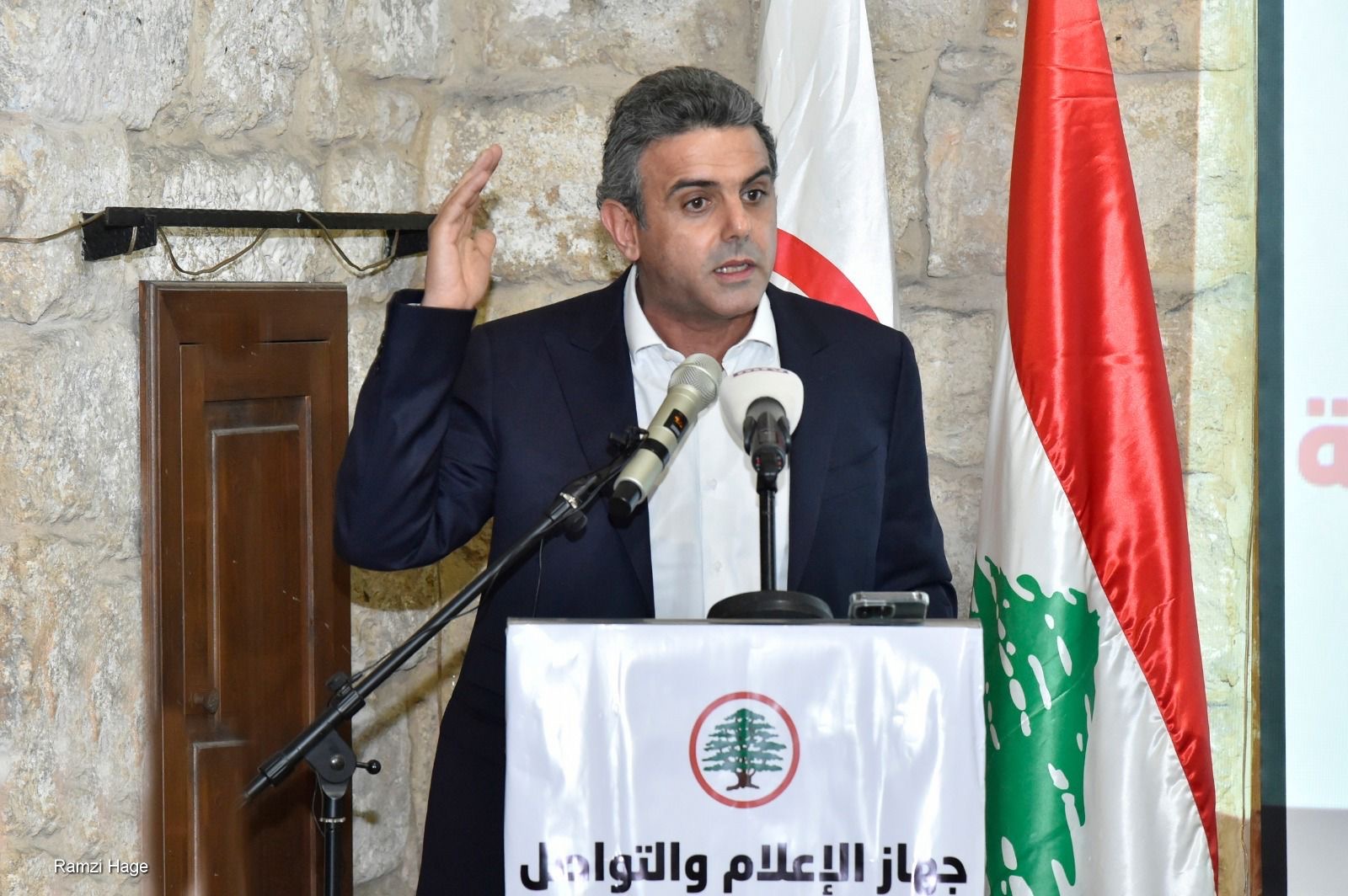 جعجع في تكريم الدكتور نبيل خليفه: حمل سلاحاً أقوى من البندقية وهو سلاح الفكر