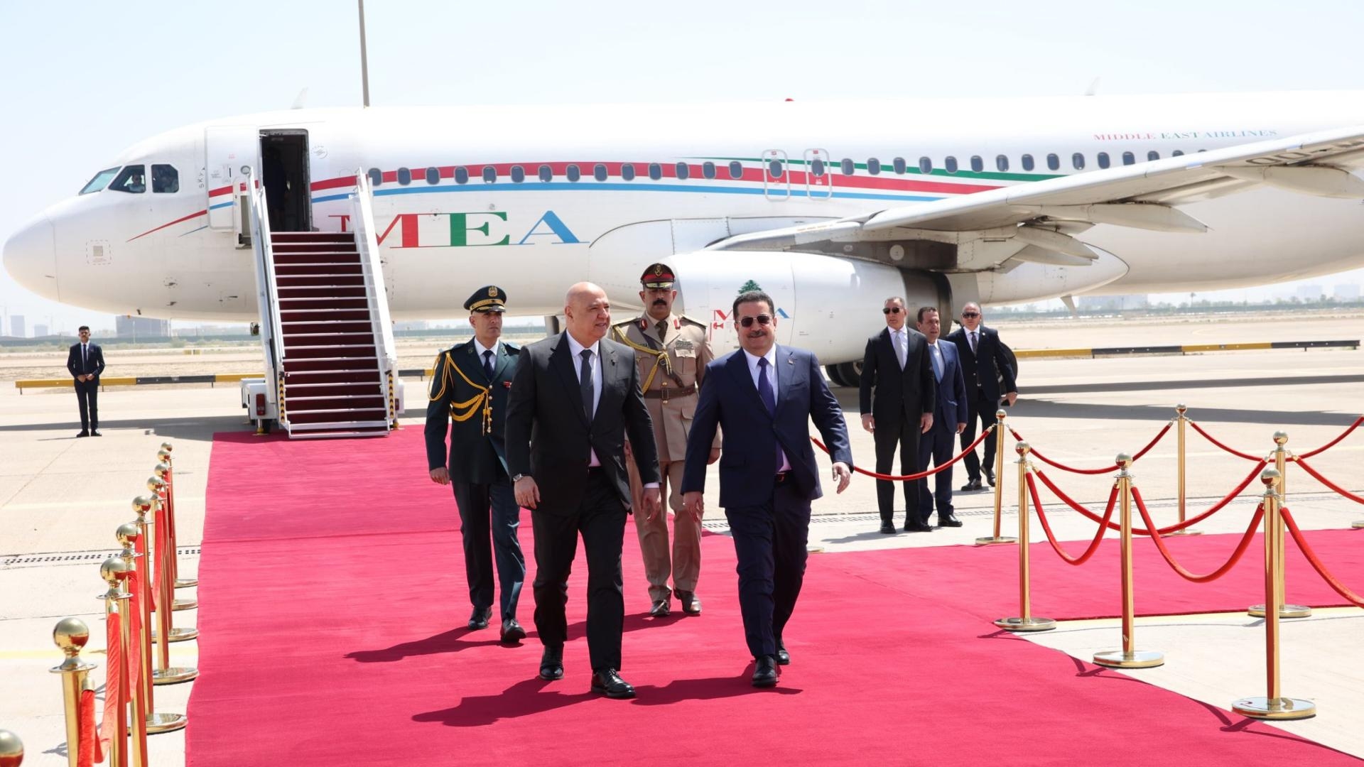 بالصور | عون يصل الى بغداد