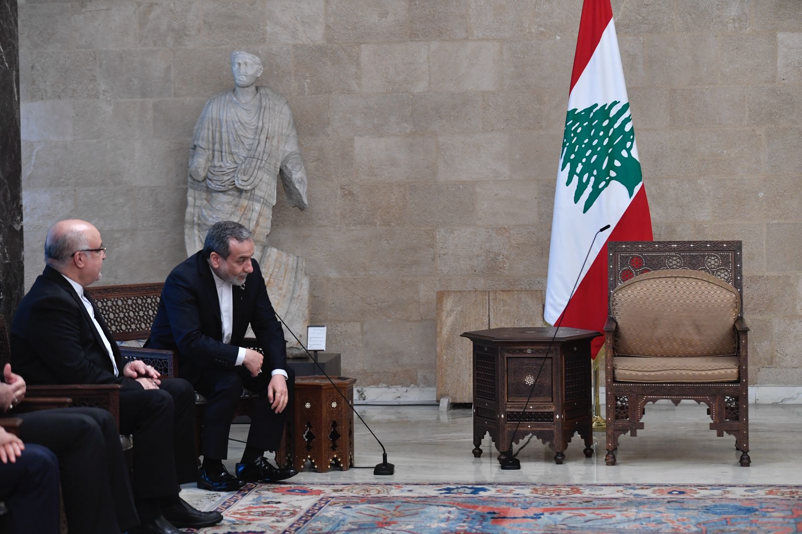 الرئيس عون يستقبل وزير الخارجية الإيراني