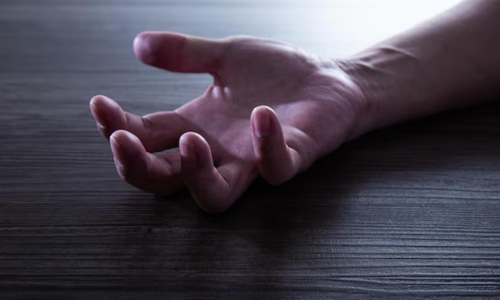 العثور على شاب مغمى عليه في البترون