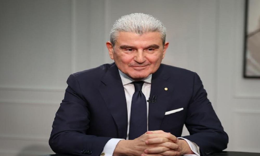 وزير الصناعة يهنئ بالأضحى