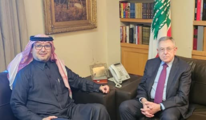 السنيورة عرض مع السفير السعودي للأوضاع في لبنان والمنطقة