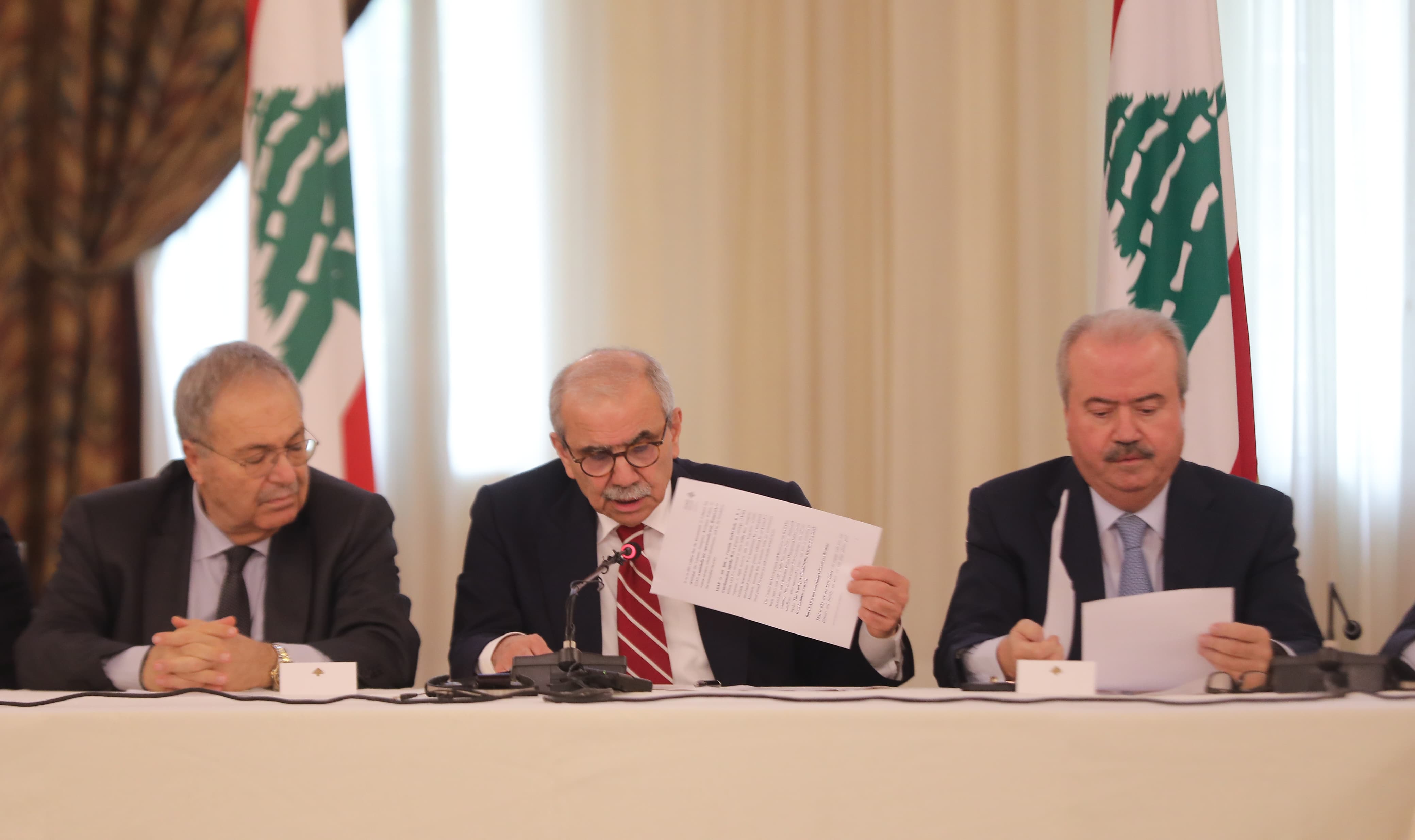 رئيس الحكومة إجتمع حول مشروع الدعم الطارئ للبنان