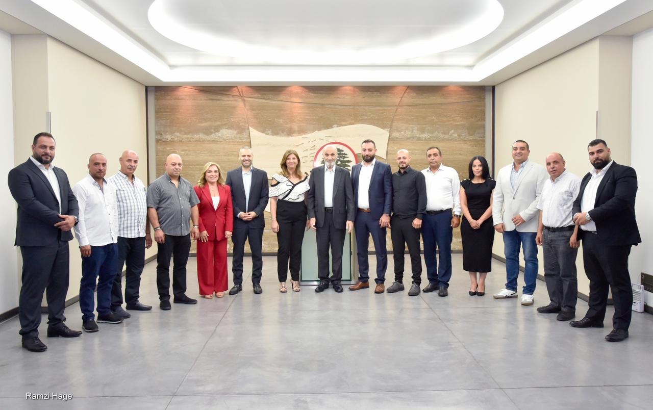 مجلس بلدية رعشين يزور معراب ويبحث مع جعجع سبل التعاون الإنمائي