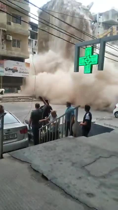 بالفيديو: انهيار مبنى في الضاحية الجنوبية