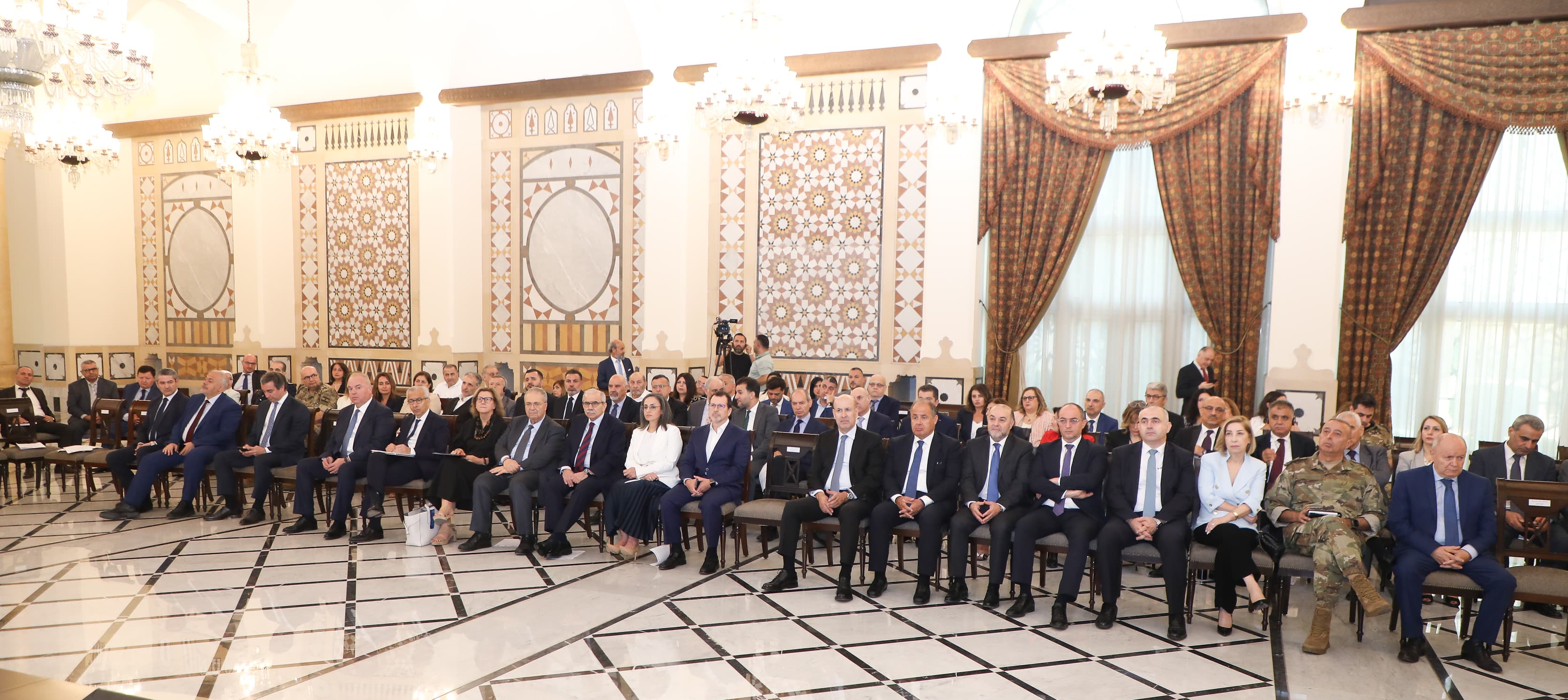 رئيس الحكومة  يستقبل السفير الأردني لبحث التعاون الثنائي