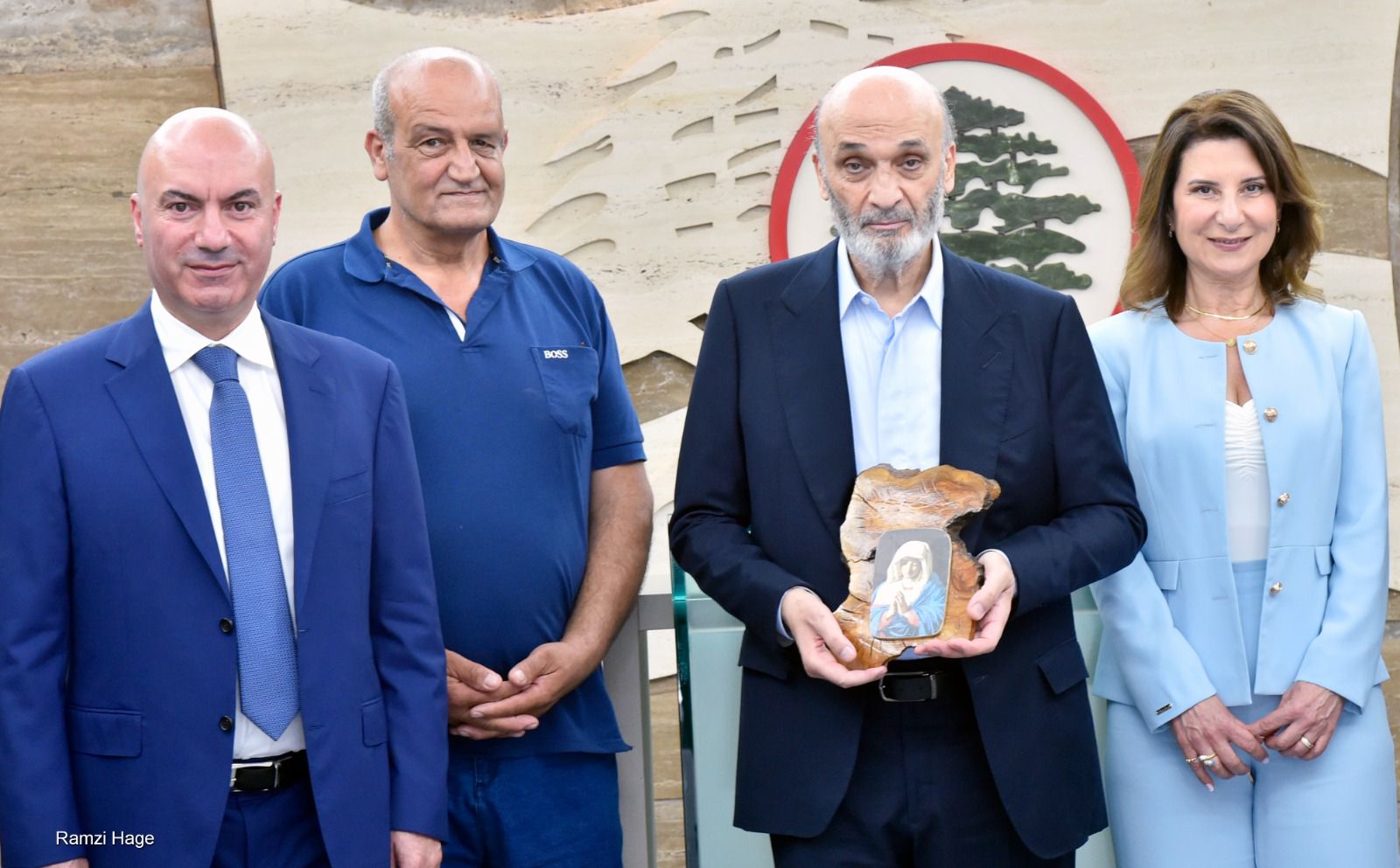 لقاء في معراب: جعجع يناقش مستجدات الساعة مع بلدية القبيات