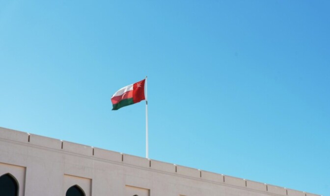 وزير الخارجية العماني: المحادثات بين أميركا وإيران المقررة غدا لن تعقد