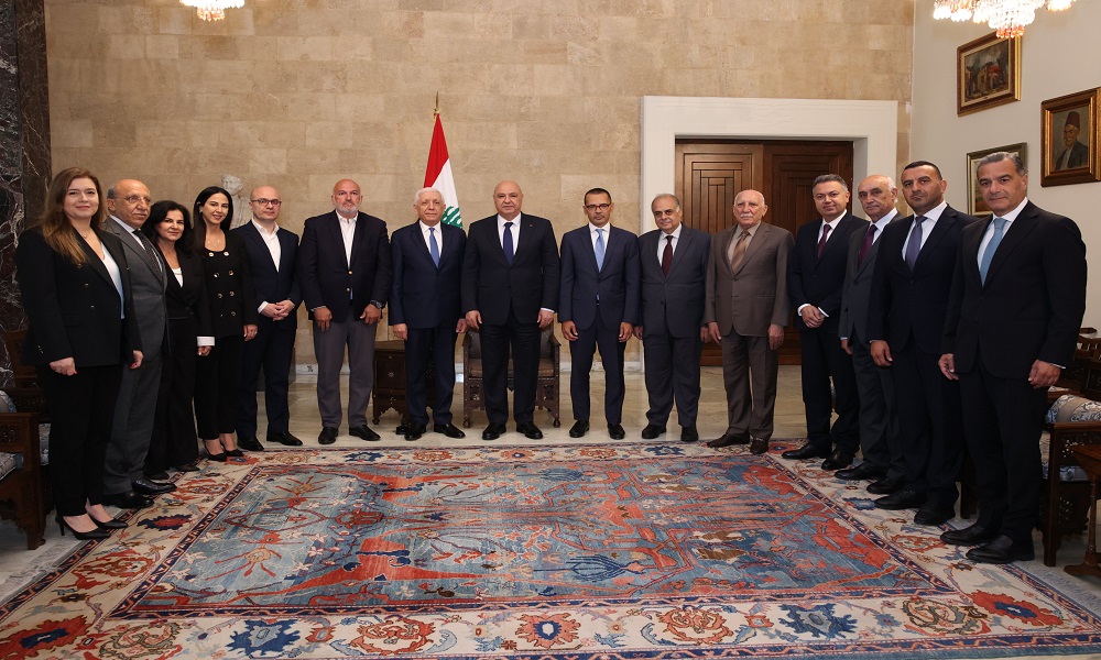 عون: للحفاظ على الرسالة الاستشفائية