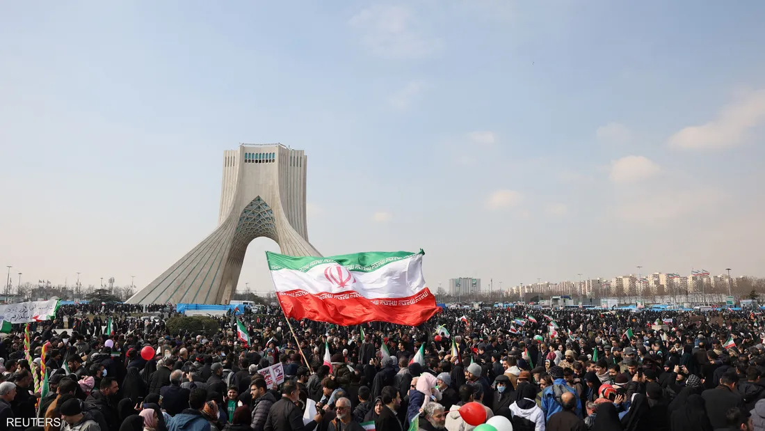 ديبلوماسي إيرانيّ يُفجّر مفاجأة: مستعدّون للتخلي عن تخصيب اليورانيوم مقابل بقاء النظام