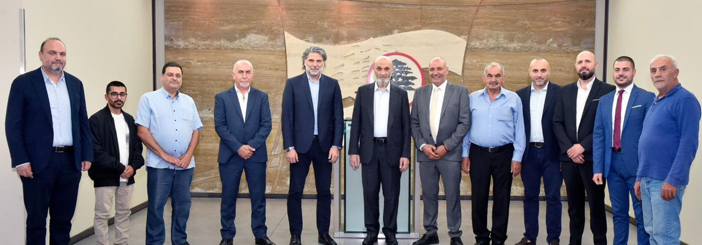 بالصور | مجلس بلدية كفرعميه يلتقي جعجع