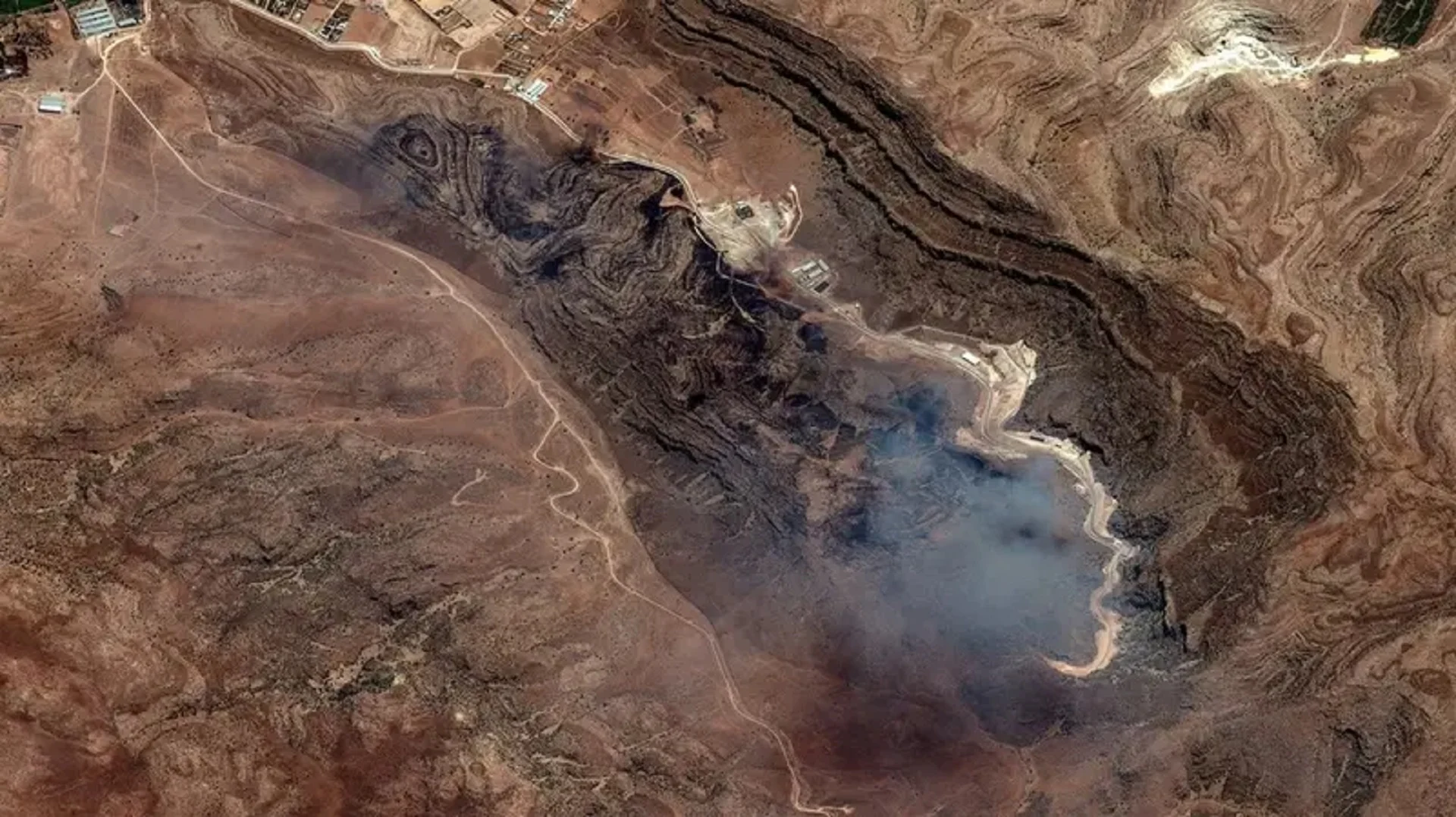 إسرائيل تهاجم جنوب غربي إيران.. وانفجارات في الأهواز