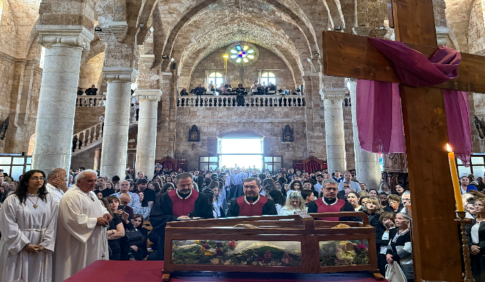 خيرالله ترأس سجدة الصليب في البترون
الاب ضاهر : لتجديد الرجاء وسط الآلام