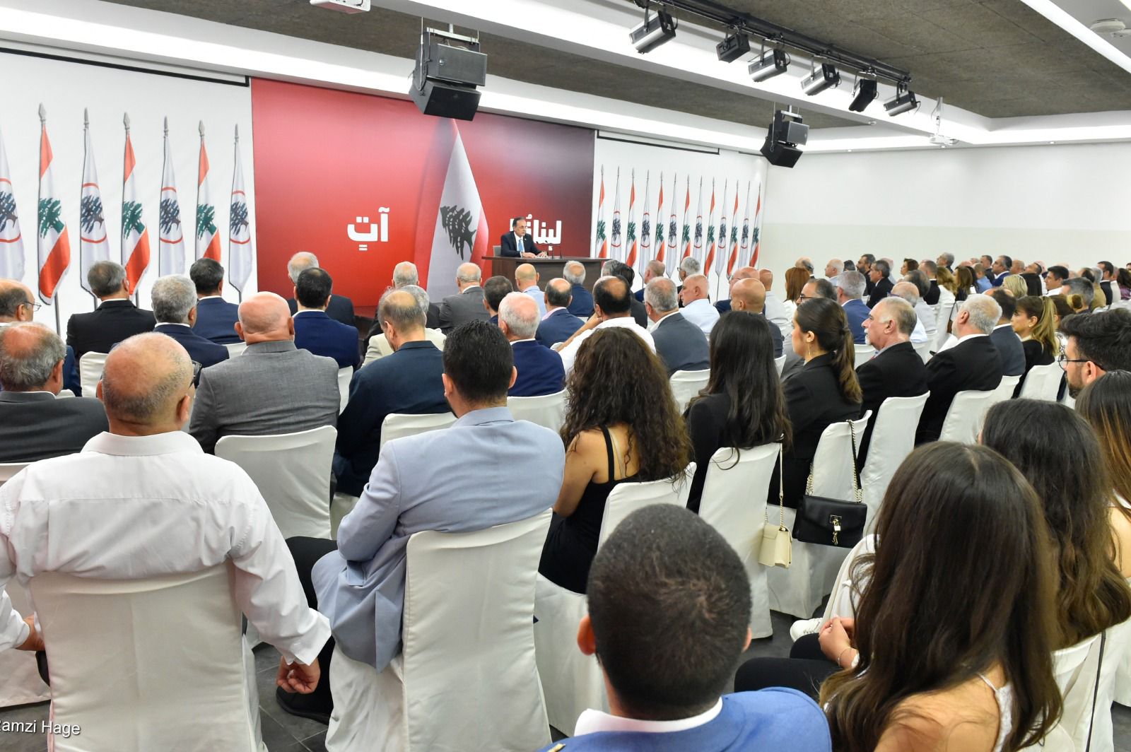 جعجع إستمع الى مطالب نقابة أطباء الاسنان في بيروت