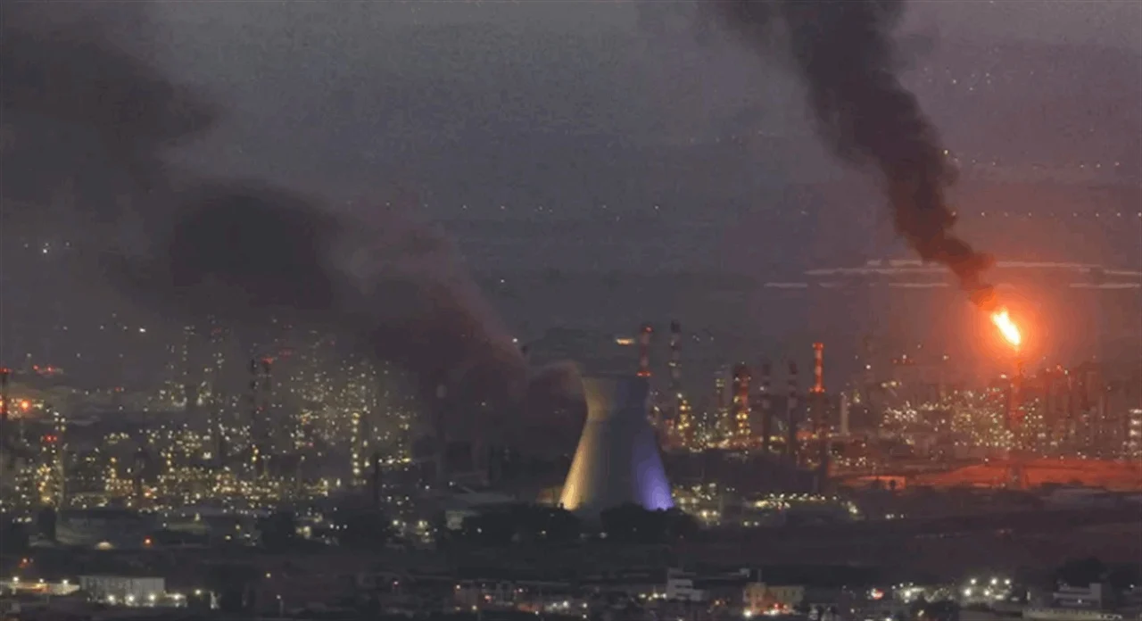 رويترز: لا انقطاع في شحنات أو إنتاج قطر للطاقة بعد الهجوم على قاعدة العديد