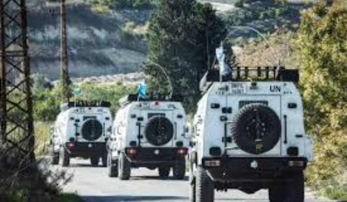 هل تطيح التباينات الاميركية الفرنسية جلسة 9 كانون الثاني؟<br />
الخطوط مفتوحة بين الجيش والمقاومة والمغتربون عائدون الى لبنان...<br />
ماذا لو سقطت حماة وحمص ووصل الجولاني الى جرود عرسال ووادي خالد؟