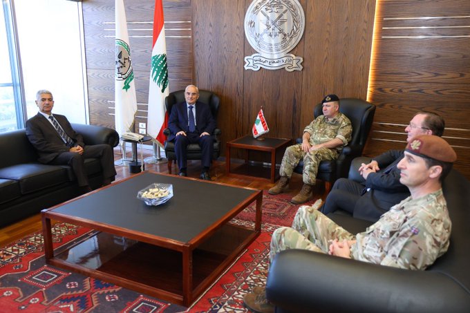 وزير الدفاع اللبناني يستقبل الأميرال البريطاني إدوارد أهلغرن في اليرزة
