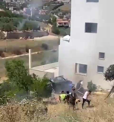 بالفيديو: غارة على سيارة في بلدة كونين