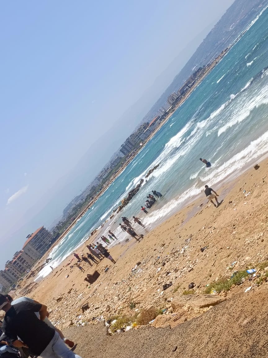 نجاة شاب من الغرق في بحر الميناء – طرابلس