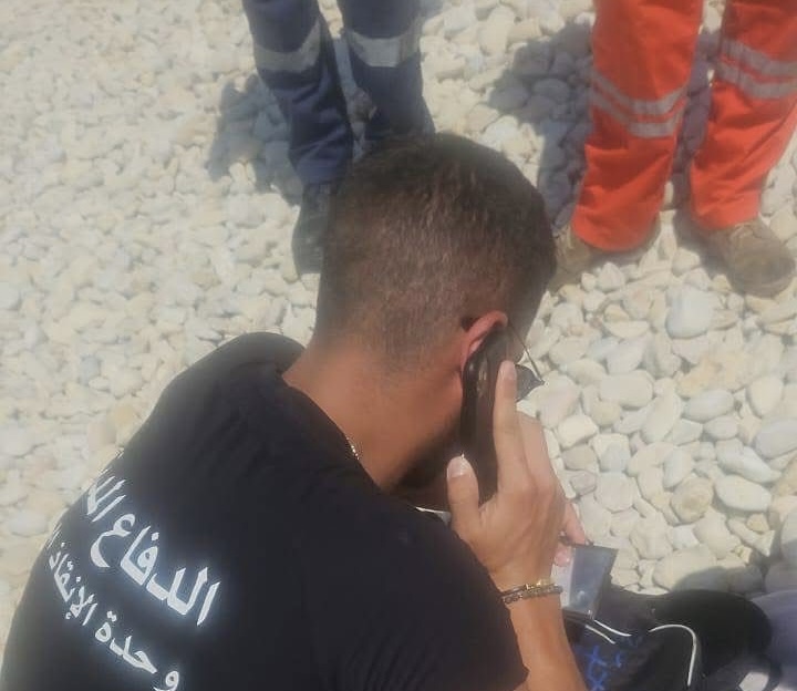 البحر يبتلع شابًا في منطقة جسر المدفون… وعمليات البحث مستمرة