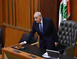 المجلس يتجاوز قطوع التشريع.. واجتماعات مطولة حول الرّد على مقترحات باراك<br />
المفتي دريان على رأس وفد موسع إلى دمشق السبت.. توقيف عصابة داعشية في برج البراجنة