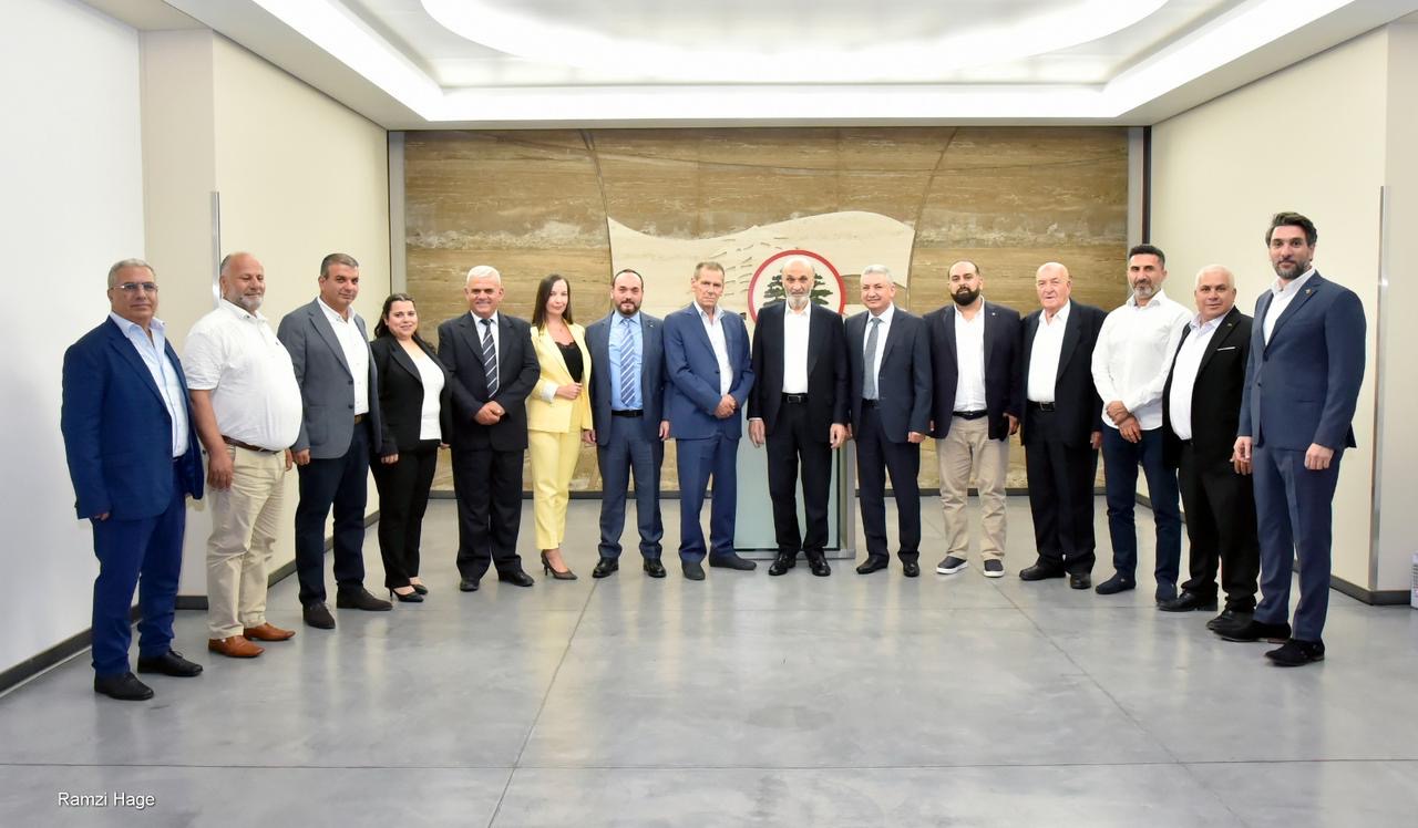 جعجع التقى وفدين من بلديتي برقا وبشوات