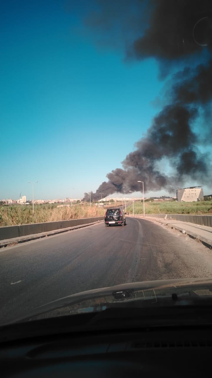 سحب الدخان الكثيف تخنق طرابلس