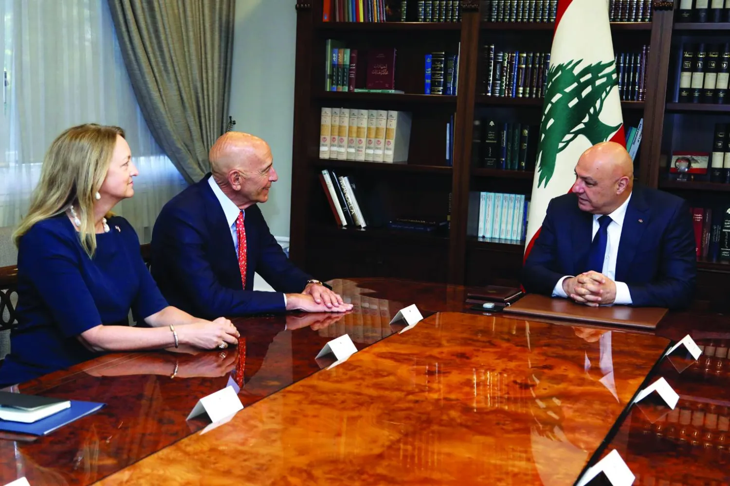 لبنان ينتظر ردّ «حزب الله» على المطالب الأميركية
«نقاش داخلي» في «الحزب» حول تسليم السلاح... ومطالبة بضمانات