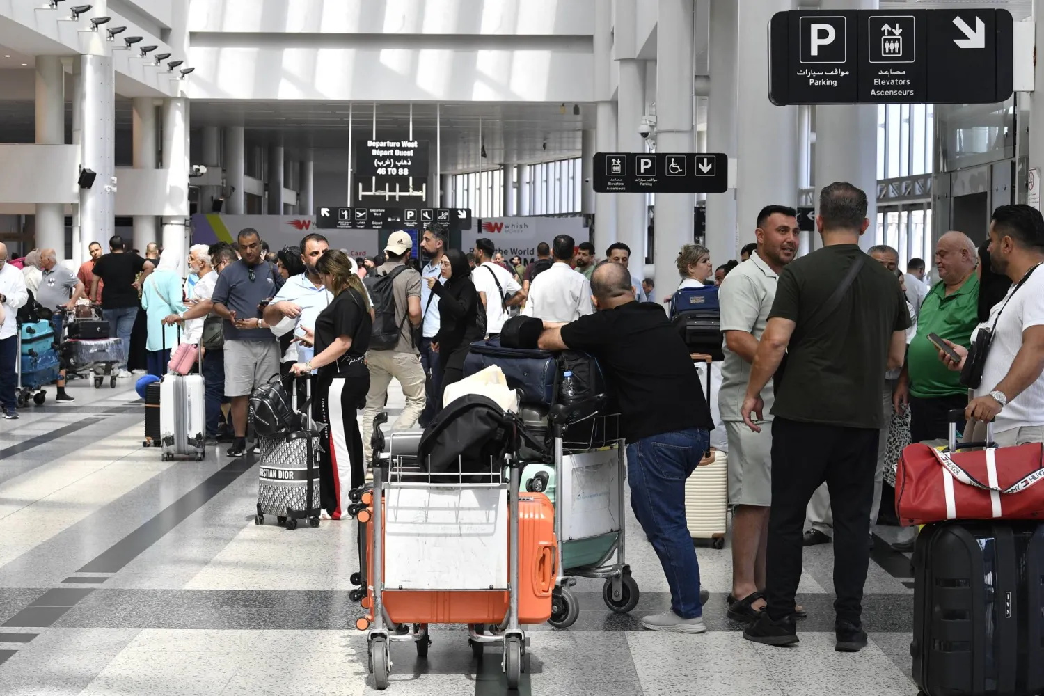 محاولات تهريب الأموال عبر مطار بيروت مستمرة رغم الرقابة اللبنانية والدولية
«تقاطع مصالح» بين «حزب الله» وأثرياء لبنانيين في أفريقيا ينقلون ملايين الدولارات بالحقائب