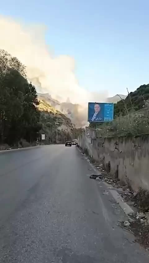 بالفيديو: حالات اختناق جرّاء الحريق في مكب نفايات بشنين