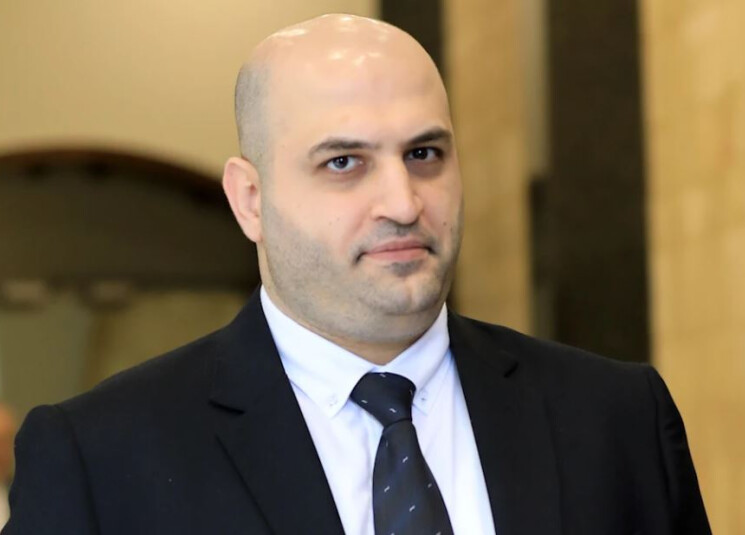 ناصر الدين ممثلاً رئيس الجمهورية زار السفارة الإيرانية معزياً