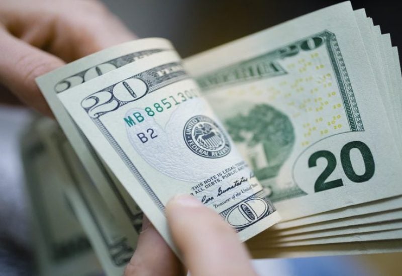 ارتفاع طفيف للدولار وسط ترقب لتقرير الوظائف الأمريكية