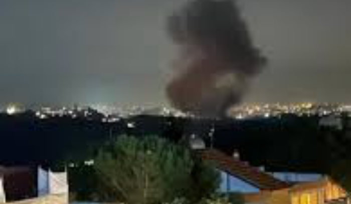 إسرائيل تهز وقف النار.. وتحذير أميركي لنتنياهو من «لعبة خطيرة»!<br />
حزب الله يردّ في مزارع شبعا ويقصف الجليل ليلاً .. والمسيّرات فوق العاصمة وكل لبنان