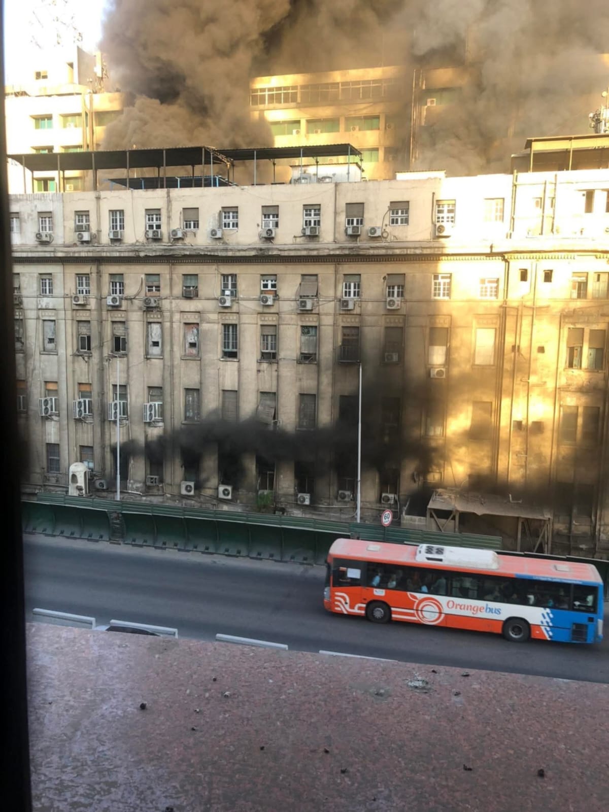 المدير العام للمشروعات  يشرح ما حصل في سنترال رمسيس المركزي في القاهرة