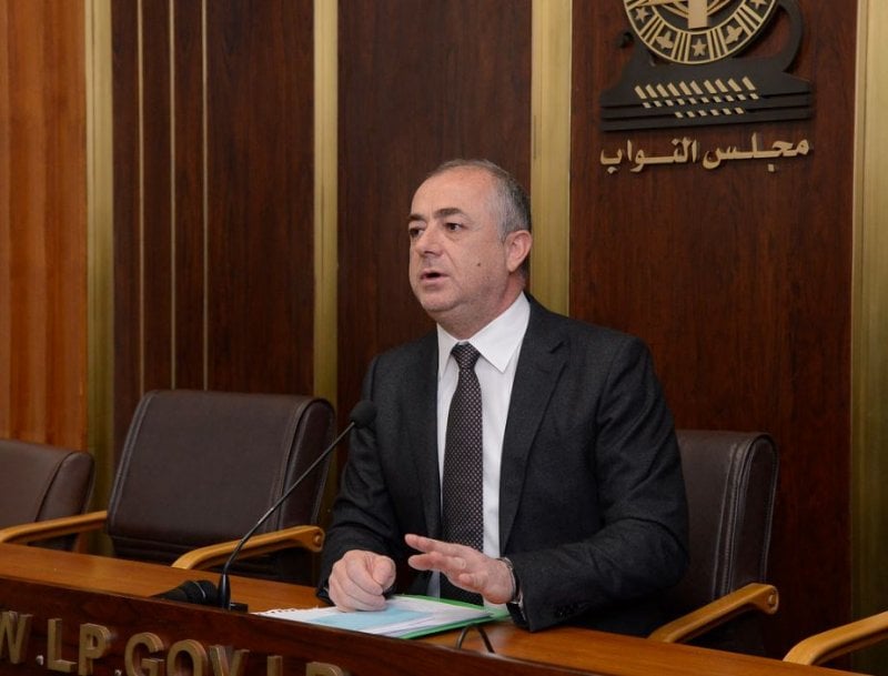 بو صعب: حزب الله مستعد للسلام... وسلاحه على طاولة الحوار