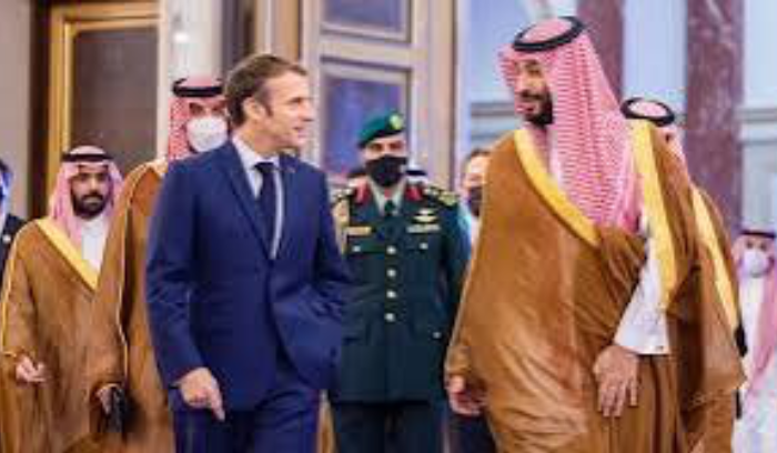 ردع الاحتلال وإنجاز الرئاسة بين ماكرون وولي العهد السعودي<br />
إسرائيل تتعهد بوقف الانتهاكات بدءاً من هذا الأسبوع والجيش يتخذ مواقعه في الجنوب