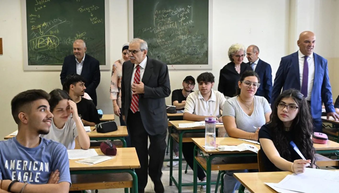 رئيس الحكومة يتفقّد مراكز الامتحانات الرسمية في بيروت: التلاميذ أملنا بالمستقبل