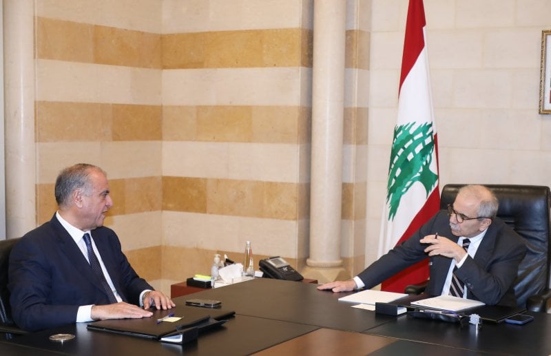 مطالب إنمائية وخدماتية... سلام يستقبل وفدًا شماليًا