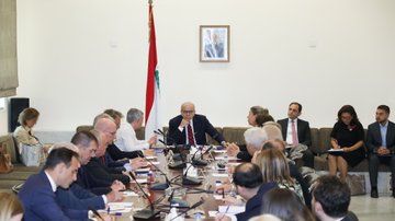 رئيس الحكومة نواف سلام يستقبل سفراء الاتحاد الأوروبي في السراي الحكوم