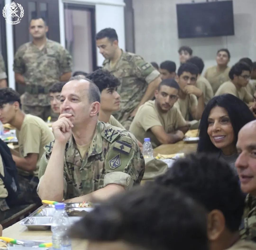 زيارة مفاجئة لقائد الجيش إلى الكلية الحربية
