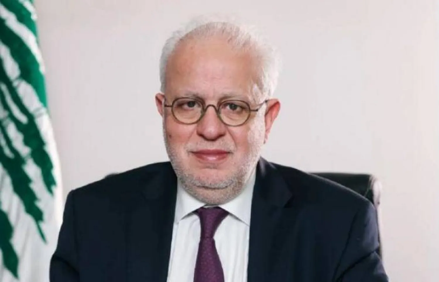 وزير العدل اللبناني: جاهزون لمعاهدة مع سوريا لتسليم محكومين بغير قضايا الإرهاب
أبلغ «الشرق الأوسط» اعتراضه على ربط التسليم «المشروط» لسلاح «حزب الله»