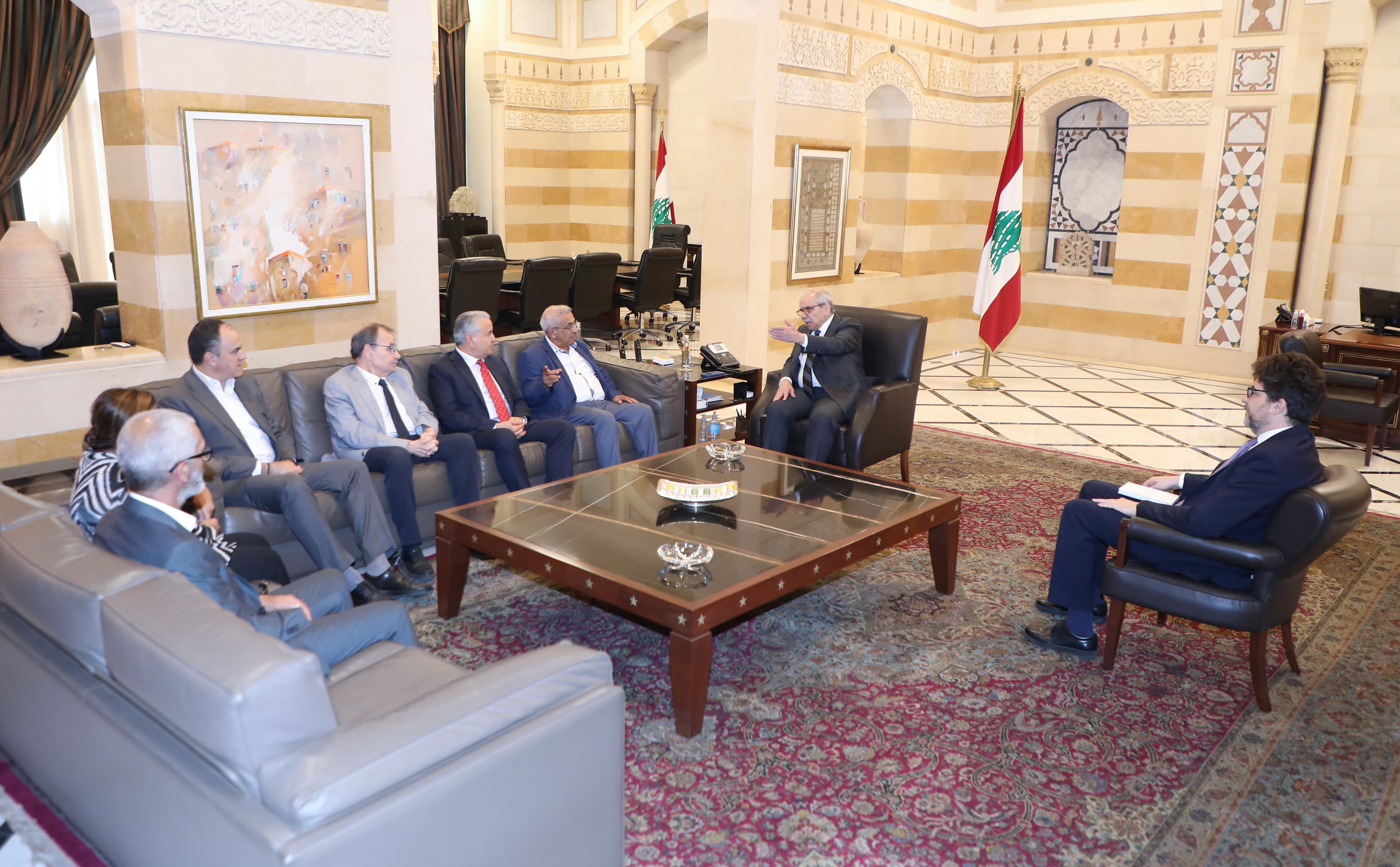 رئيس الحكومة  يستقبل وفد أصدقاء المعتقل جورج عبدالله