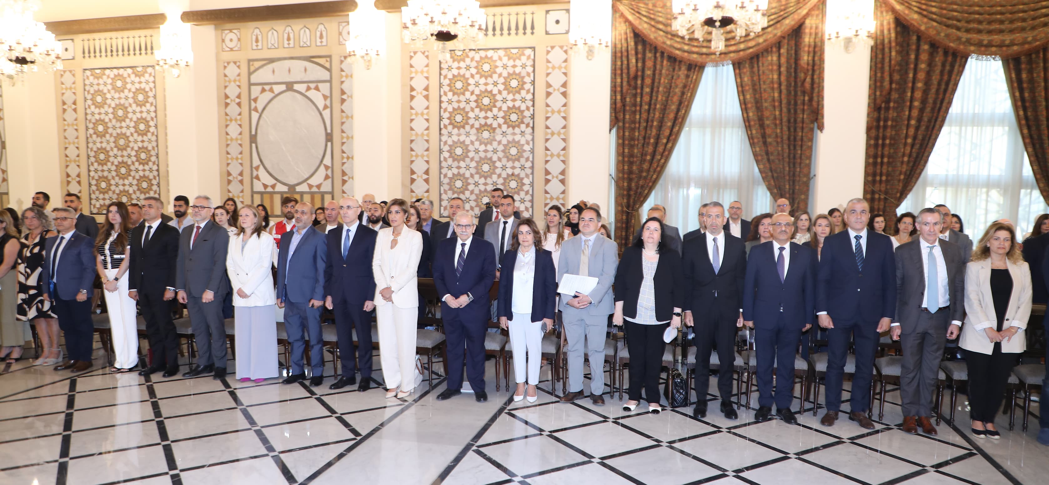 رئيس الحكومة يطلق مشروع إدارة مخاطر حرائق الغابات في السراي الكبير