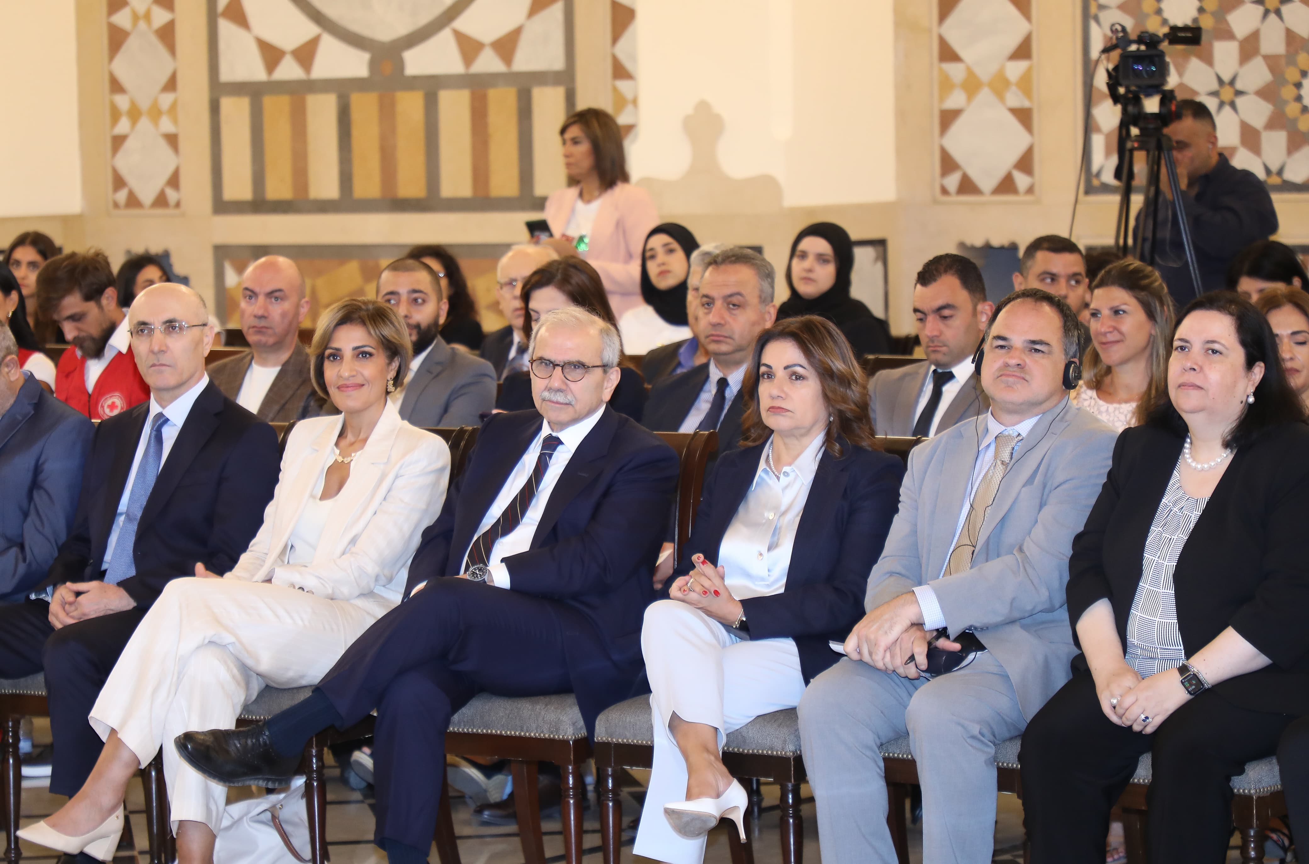 رئيس الحكومة يطلق مشروع إدارة مخاطر حرائق الغابات في السراي الكبير