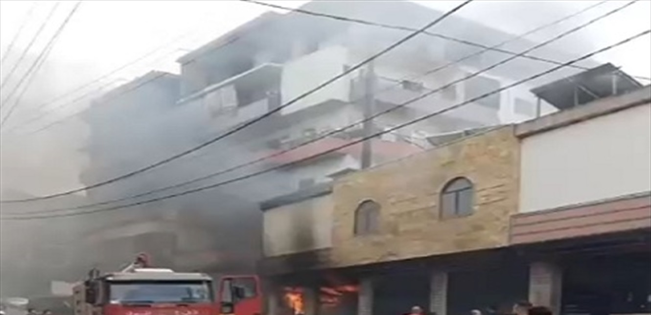 اندلع حريق كبير داخل أفران القصر على طريق عام الضنية في بلدة بخعون.
