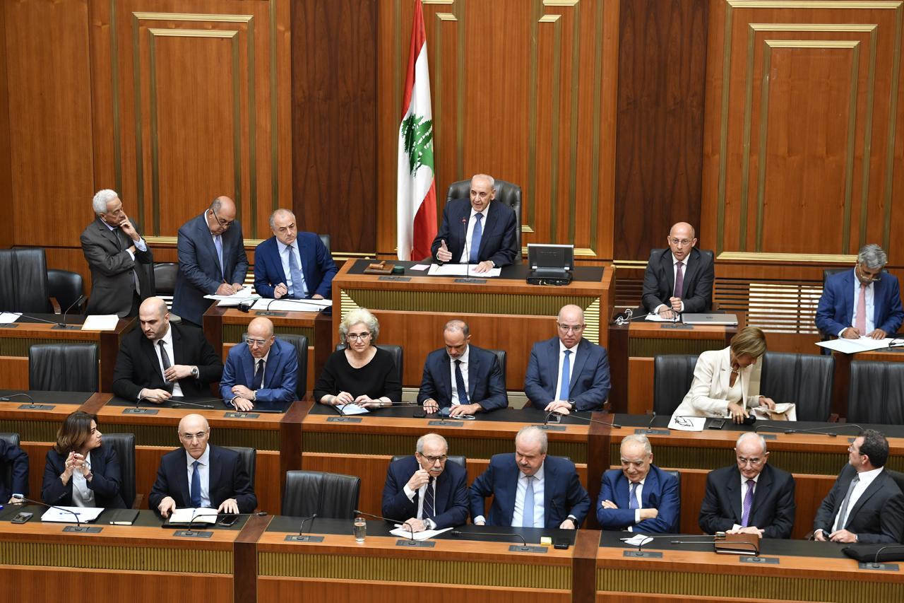 جرعة دعم نيابية لحكومة سلام.. ولا خشية من التهويل بطرح الثقة<br />
<br />
صياغة الردّ على براك وتعيينات في الهيئات الناظمة.. والغارات تستهدف الطلاب والمدنيِّين في البقاع