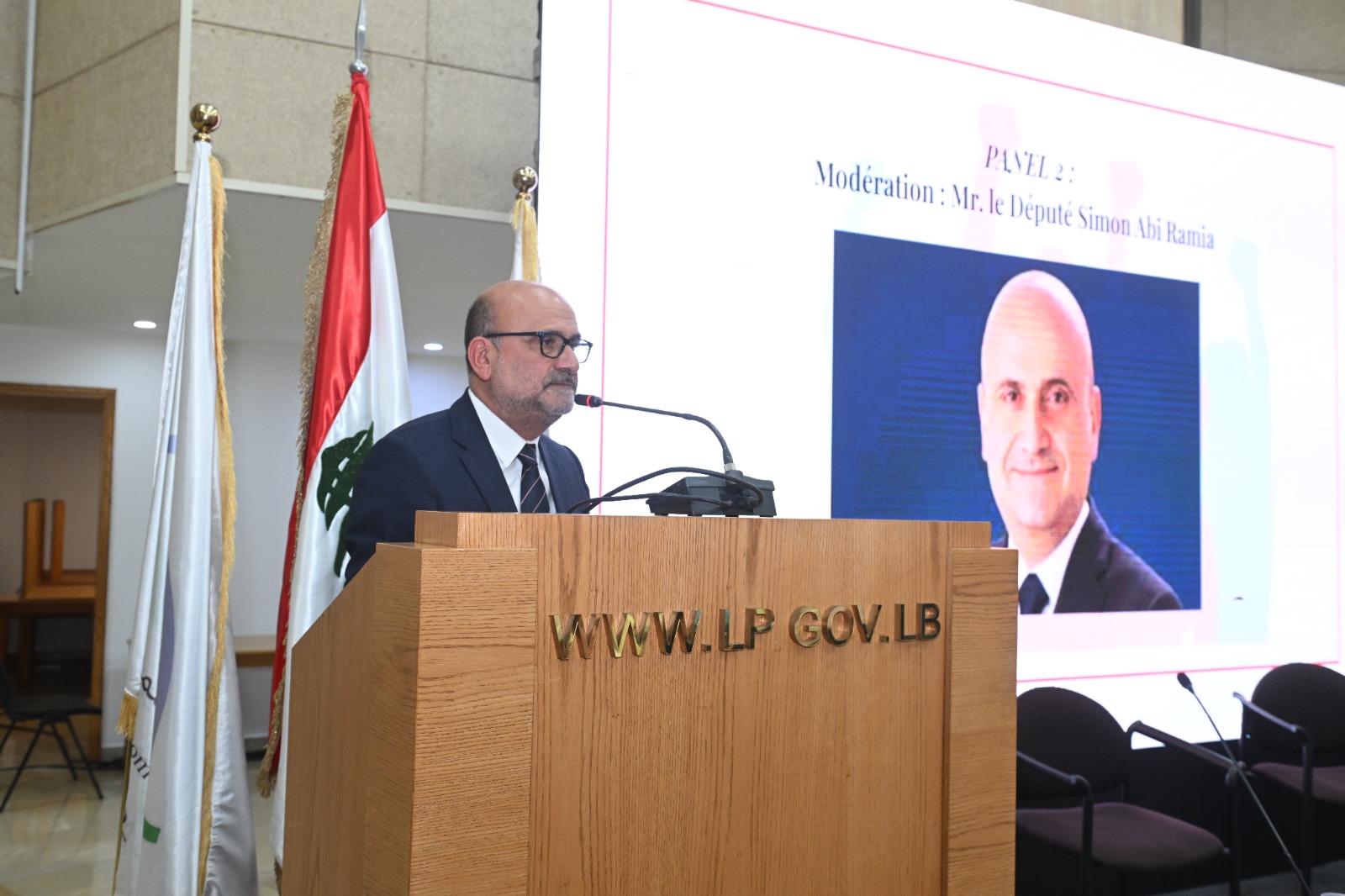 أبي رميا يشيد بدور المرأة الريادي في المجتمع خلال طاولة مستديرة في البرلمان