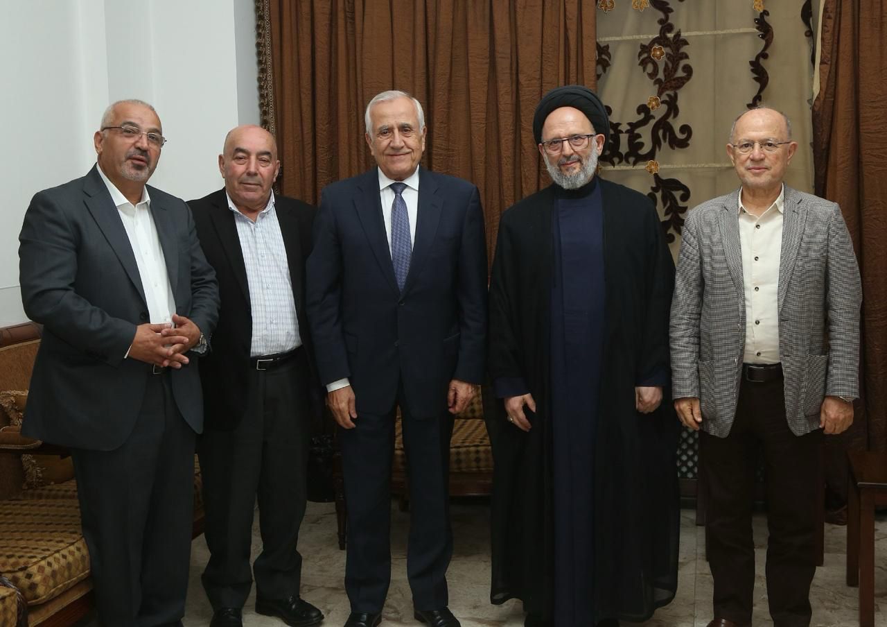 الحوار والخطاب الهادئ في لقاء الرئيس<br />
سليمان مع العلامة فضل الله خلال التعزية بوالدته